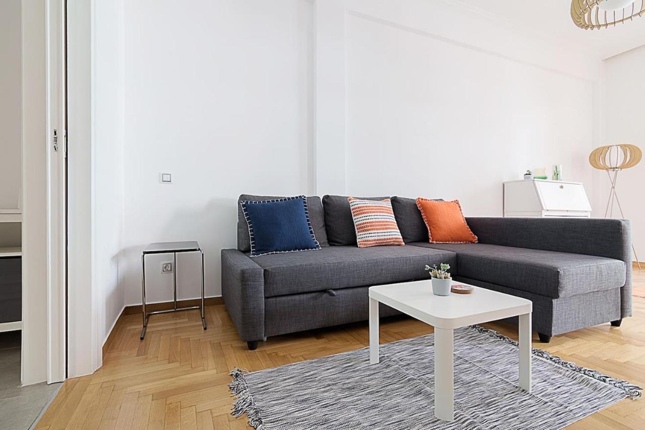 Spacious Two Bedroom Apartment In Central Location Athene Buitenkant foto