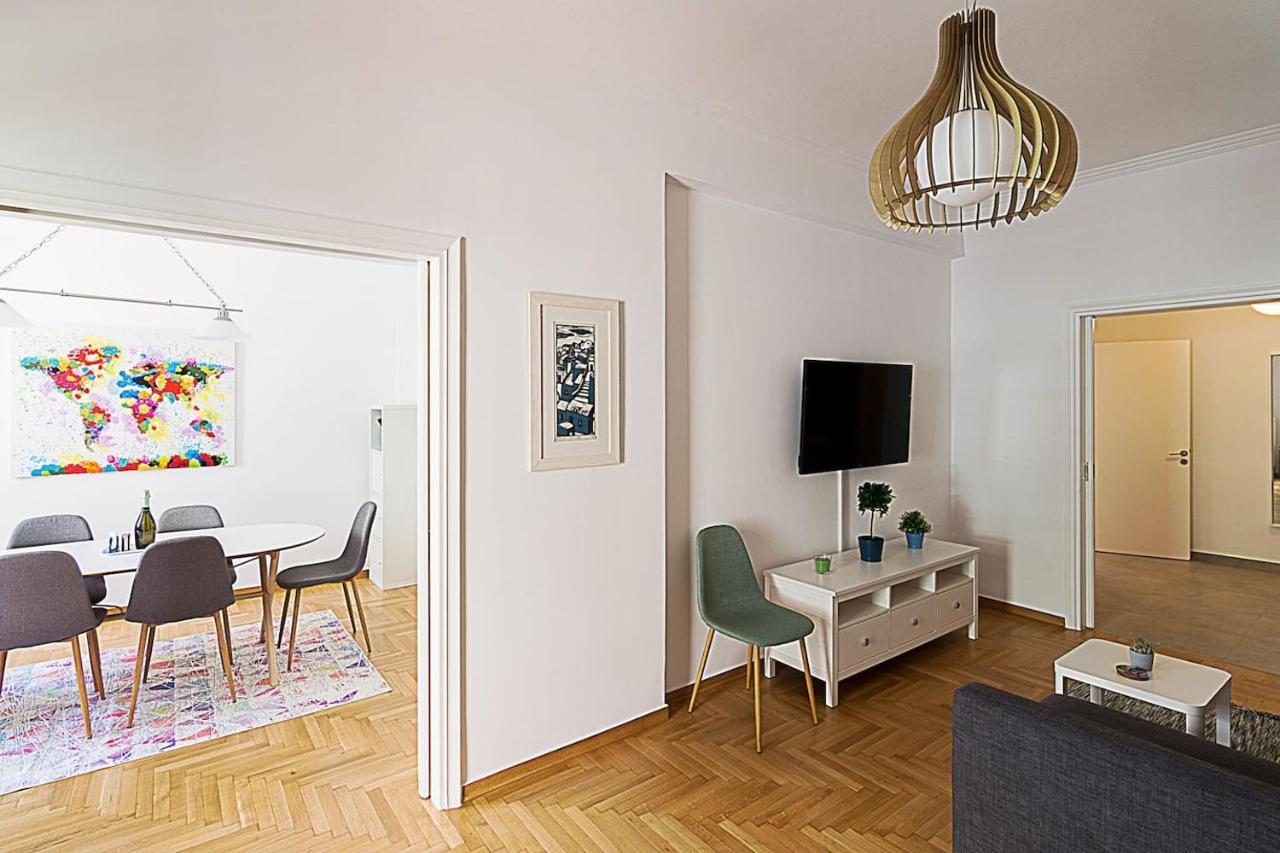 Spacious Two Bedroom Apartment In Central Location Athene Buitenkant foto